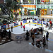 Animez votre centre commercial par l'installation d'une patinoire à l'intérieur.